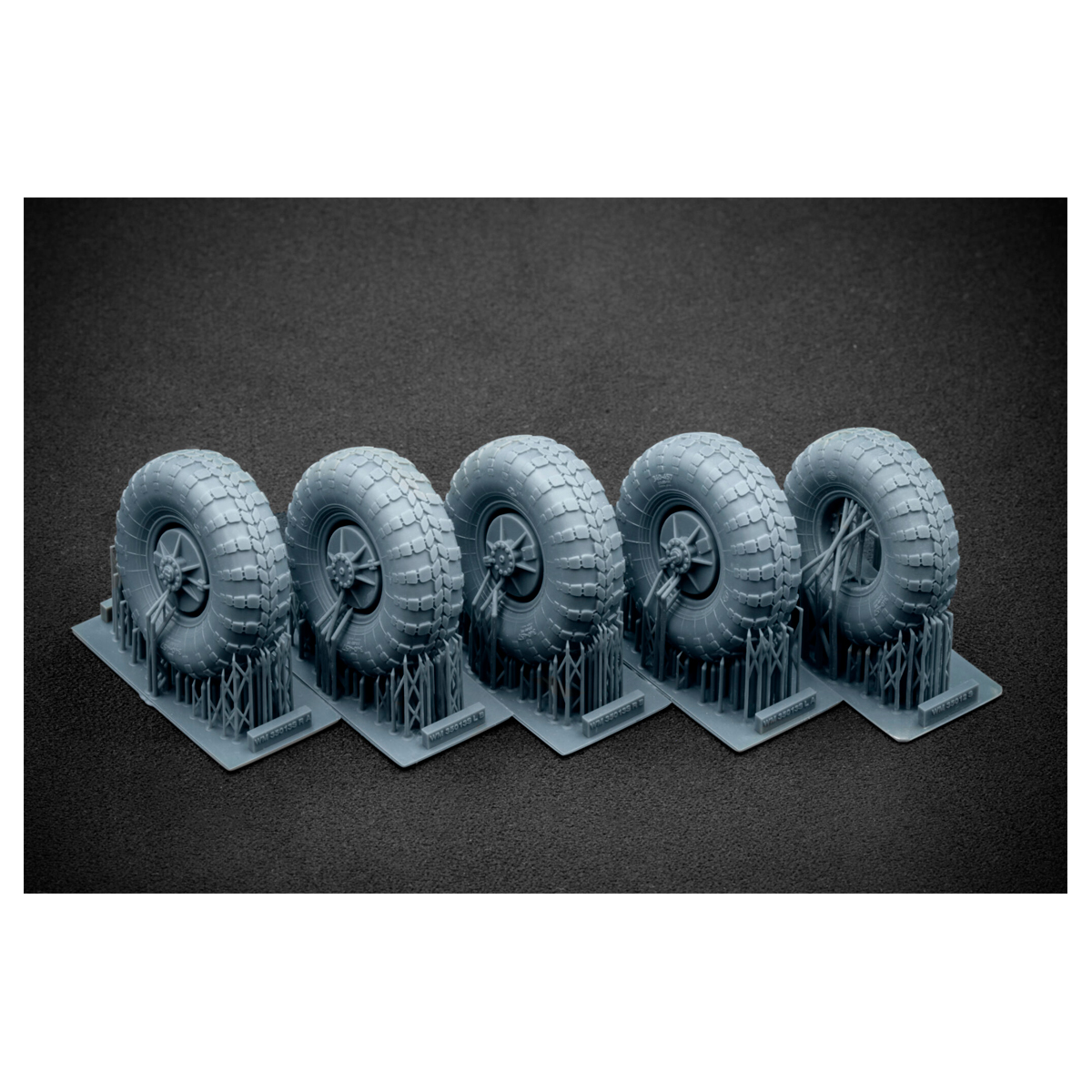 ak-interactive-brdm-2-weighted-wheel-set-in-scala-1-35 image 2