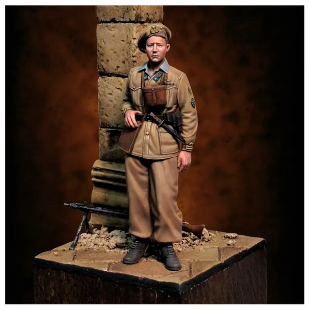 ak-interactive-btg-arditi-distruttori-regia-aeronautica-1-35-figure-da-costruire image 1