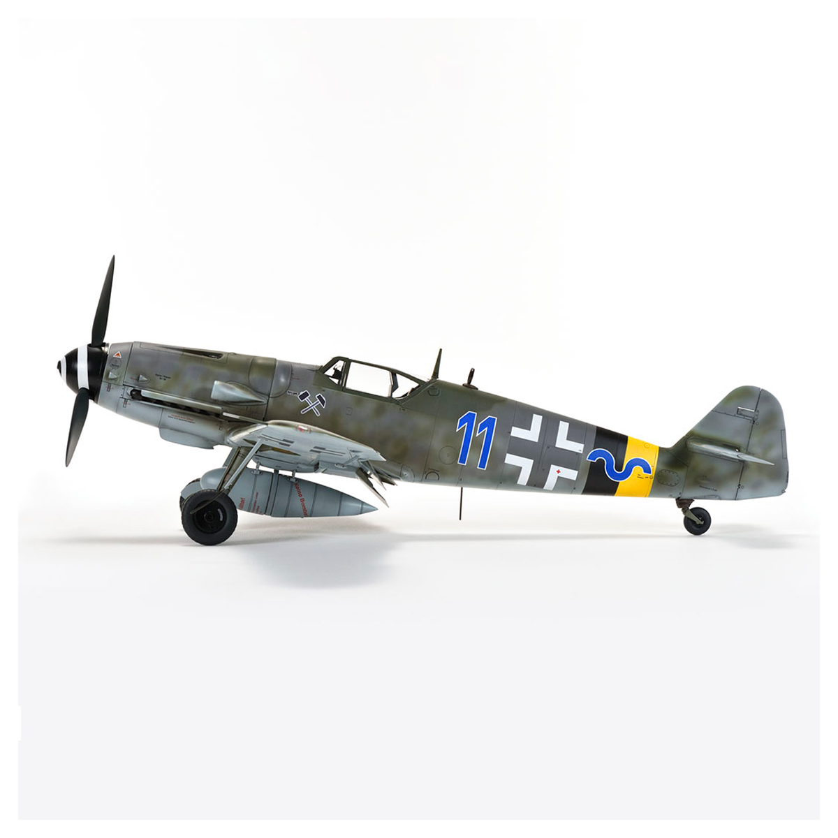 ak-interactive-1-32-messerschmitt-bf109-g-14-2 image 3