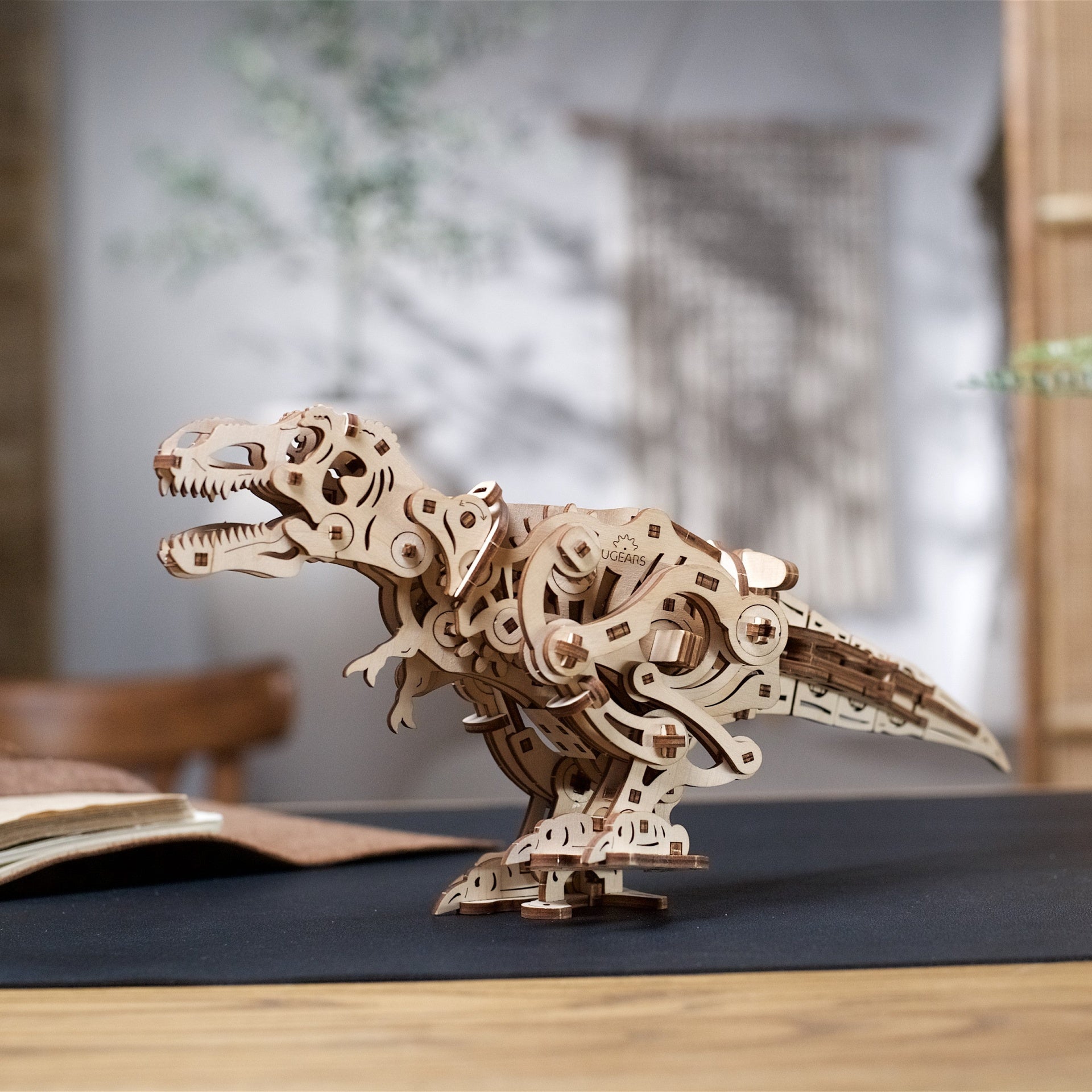 ugears-tyrannosaurus-rex-kit-di-modellismo-meccanico-in-legno image 8