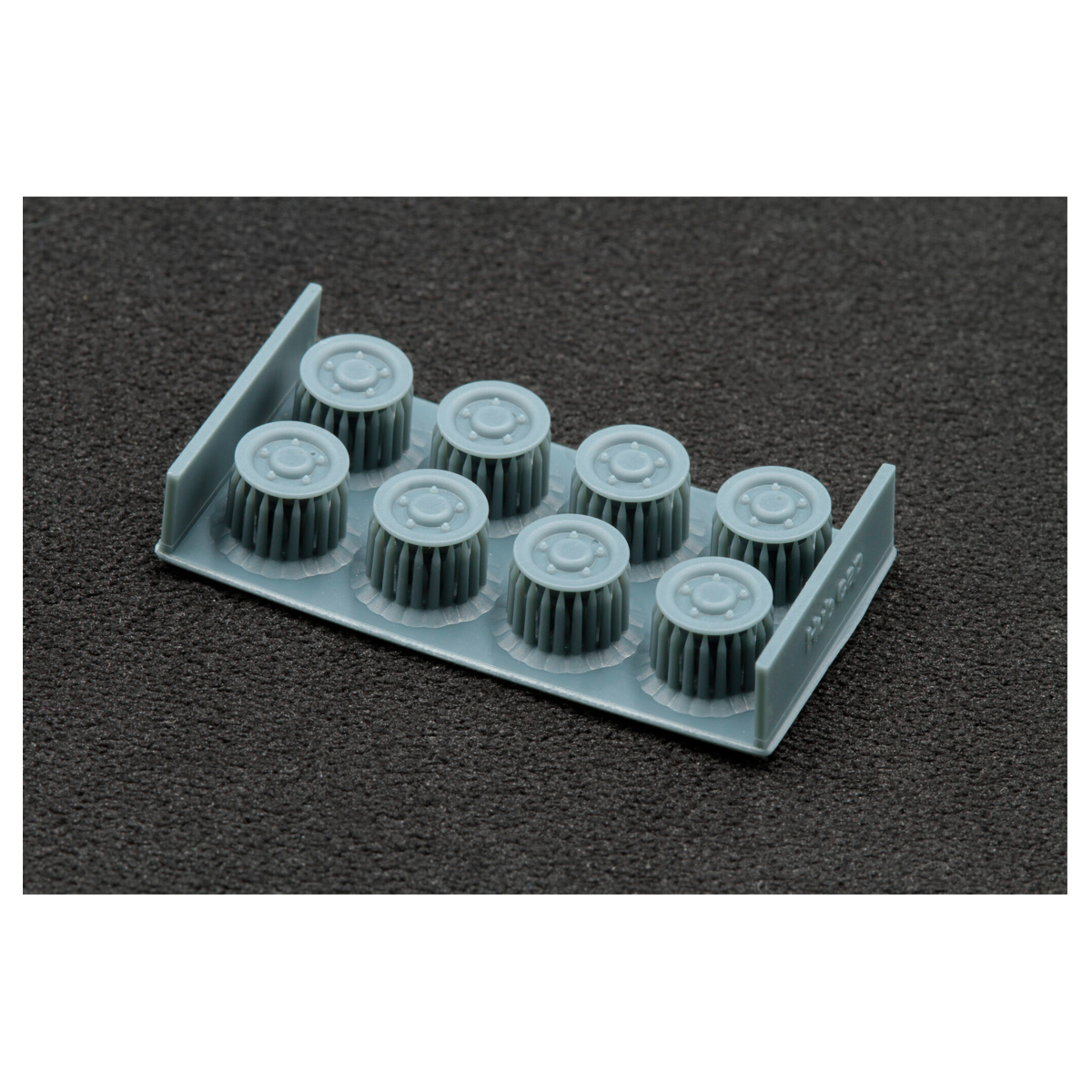 ak-interactive-alvis-fv622-stalwart-mk-2-weighted-wheel-set-1-35 image 3