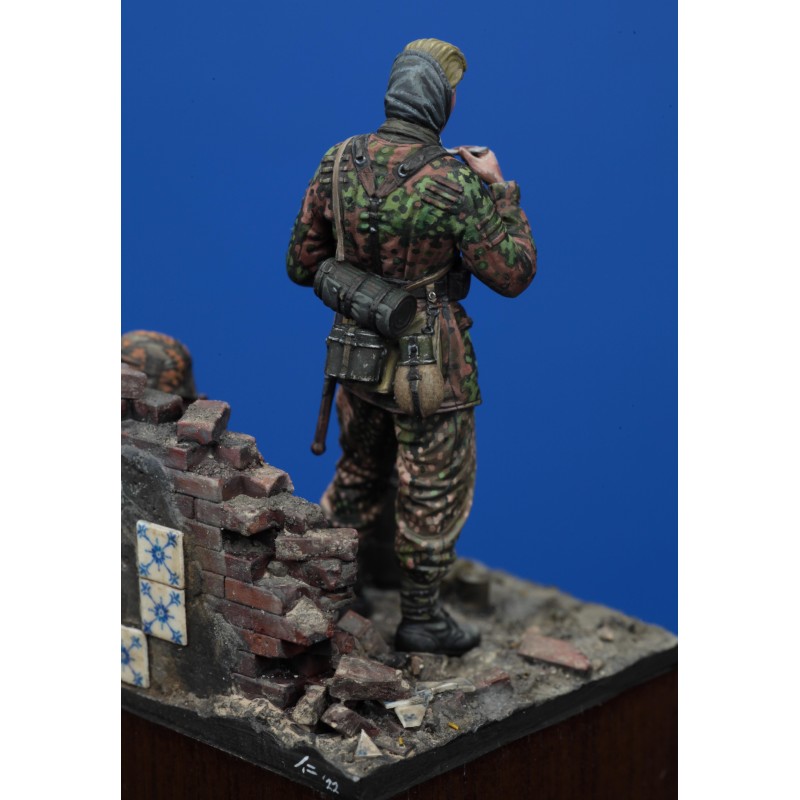 ak-interactive-soldato-ss-tedesco-che-mangia-wwii-1-35 image 2