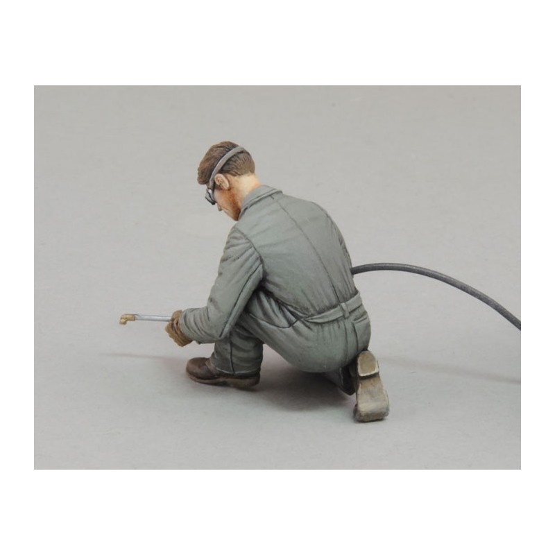 ak-interactive-weld-man-no-2-1-35-figura-saldatore image 4