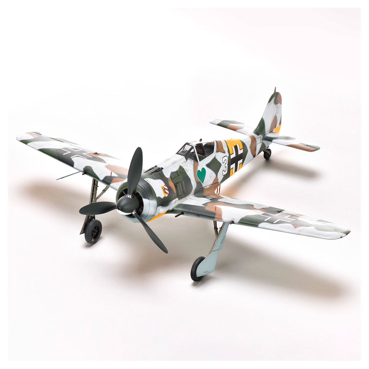 ak-interactive-1-32-focke-wulf-fw-190-a-4-kit-aereo-modellismo image 2
