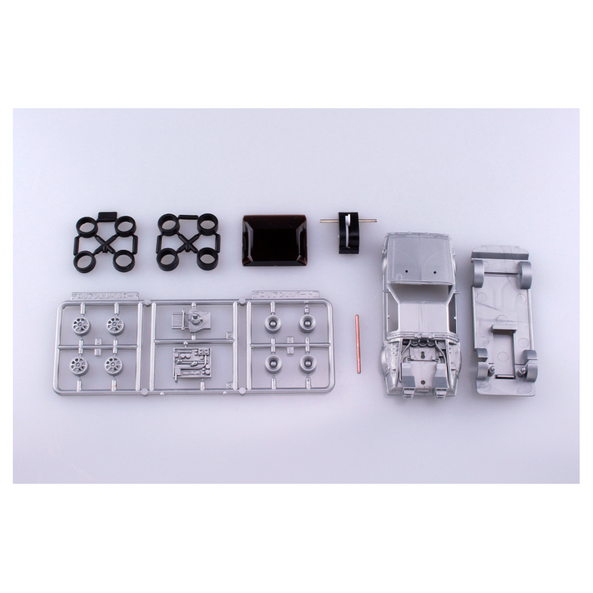 ak-interactive-delorean-ritorno-al-futuro-parte-kit-di-modellismo-auto-in-scala- image 2