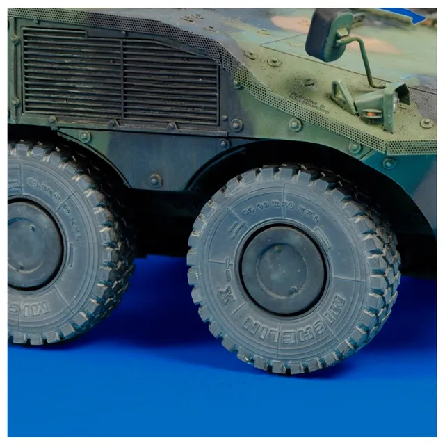 ak-interactive-vbm-freccia-ruote-di-ricambio-scala-1-35 image 1