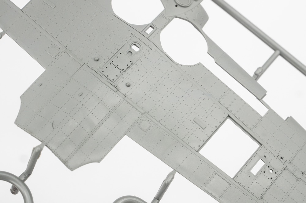 ak-interactive-1-35-akagi-bridge-con-flight-deck-e-a6m2-zero-fighter-con-interni image 7