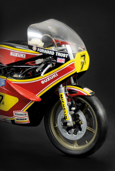 ak-interactive-1-9-suzuki-rg500-xr27 image 3