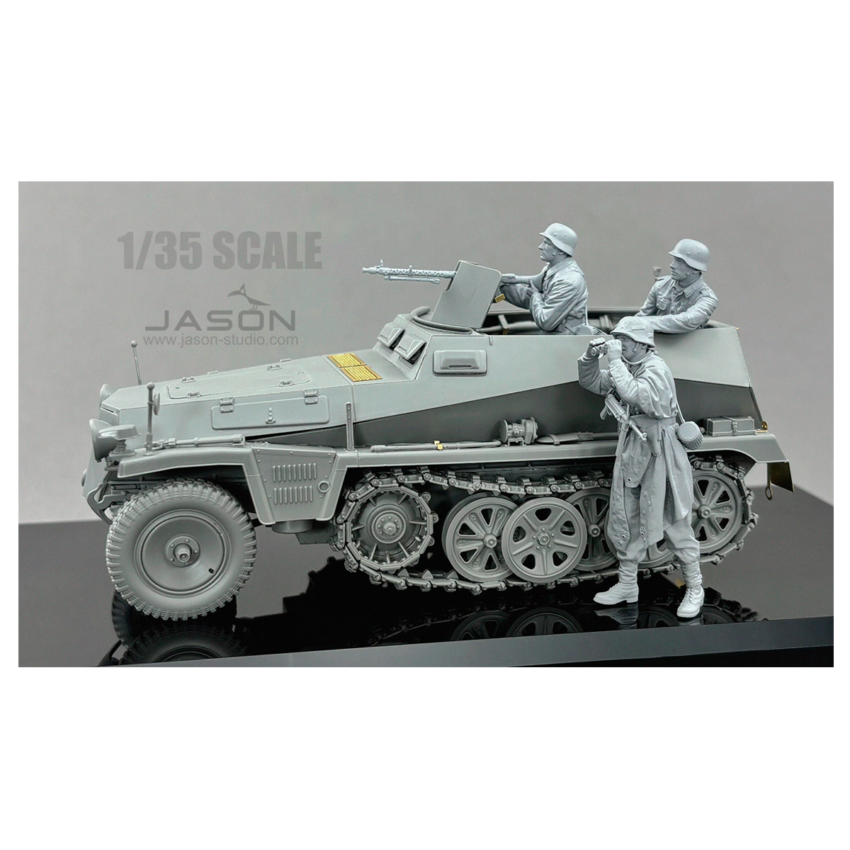 ak-interactive-1-35-german-sd-kfz-250-1-ausf-a-half-track-gunner image 3