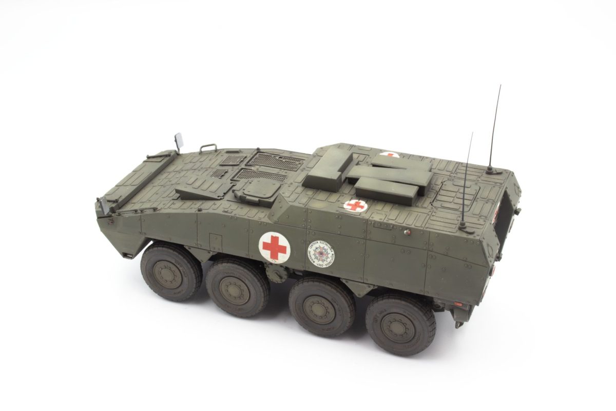 ak-interactive-1-72-bedford-mwd-general-service-closed-cab-late-production-kit-m image 4