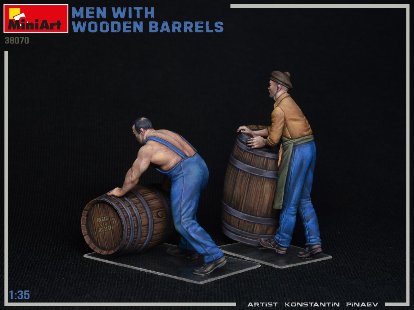 ak-interactive-1-35-men-with-wooden-barrels-figure-con-barili-in-legno-da-costru image 7