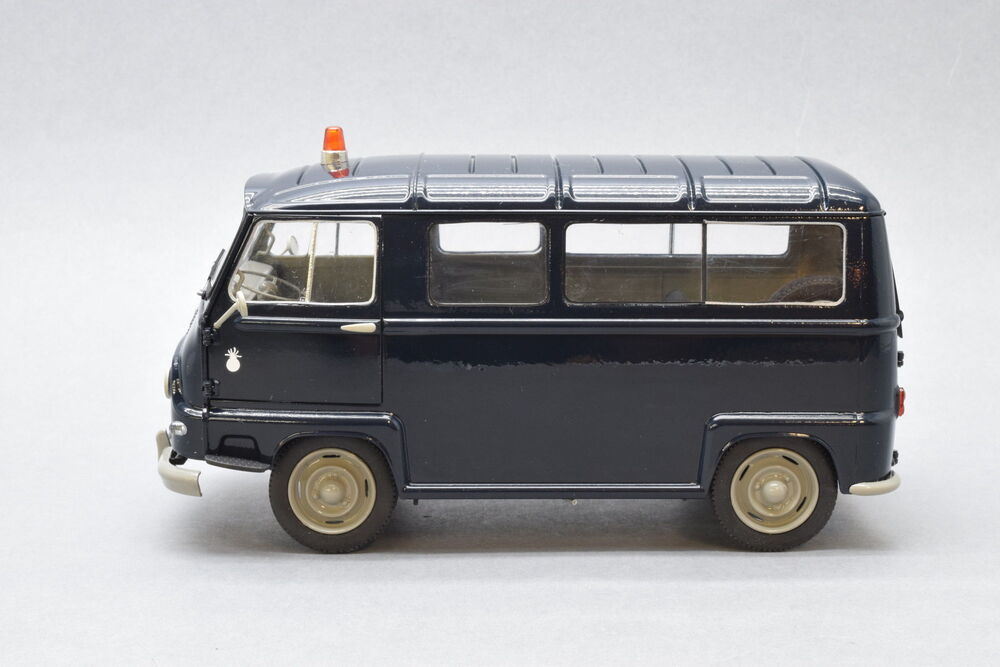 ak-interactive-renault-estafette-gendarmerie-new-mould-scala-1-24 image 3