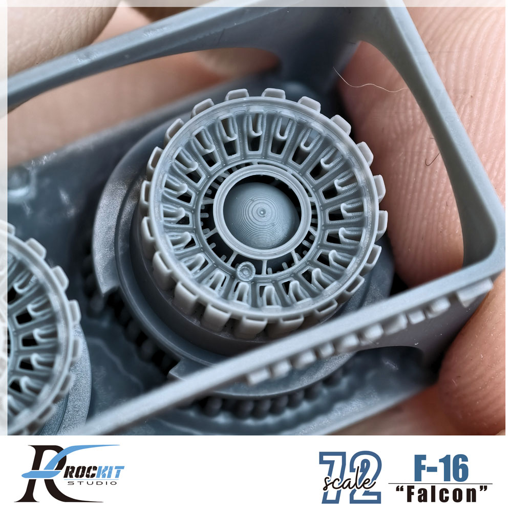 ak-interactive-1-72-f-16-c-cj-f-110-ge-129-exhaust-nozzles-opened-per-tamiya-2 image 8