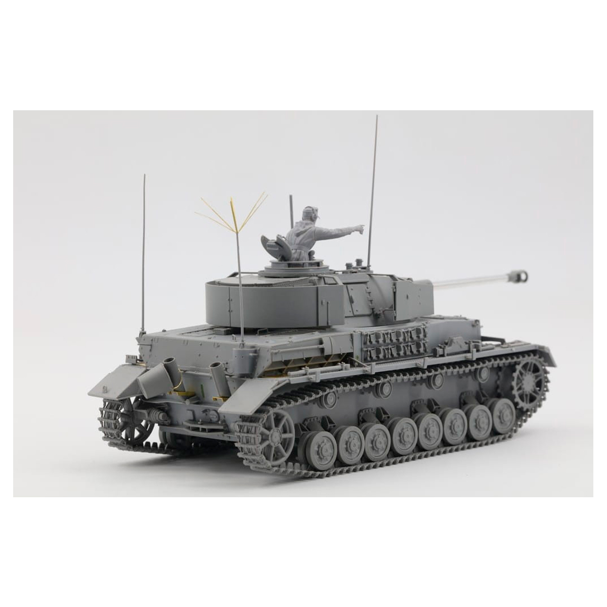 ak-interactive-1-35-pz-beob-wg-iv-ausf-j-con-comandante-e-fanteria-kit-modellism image 2