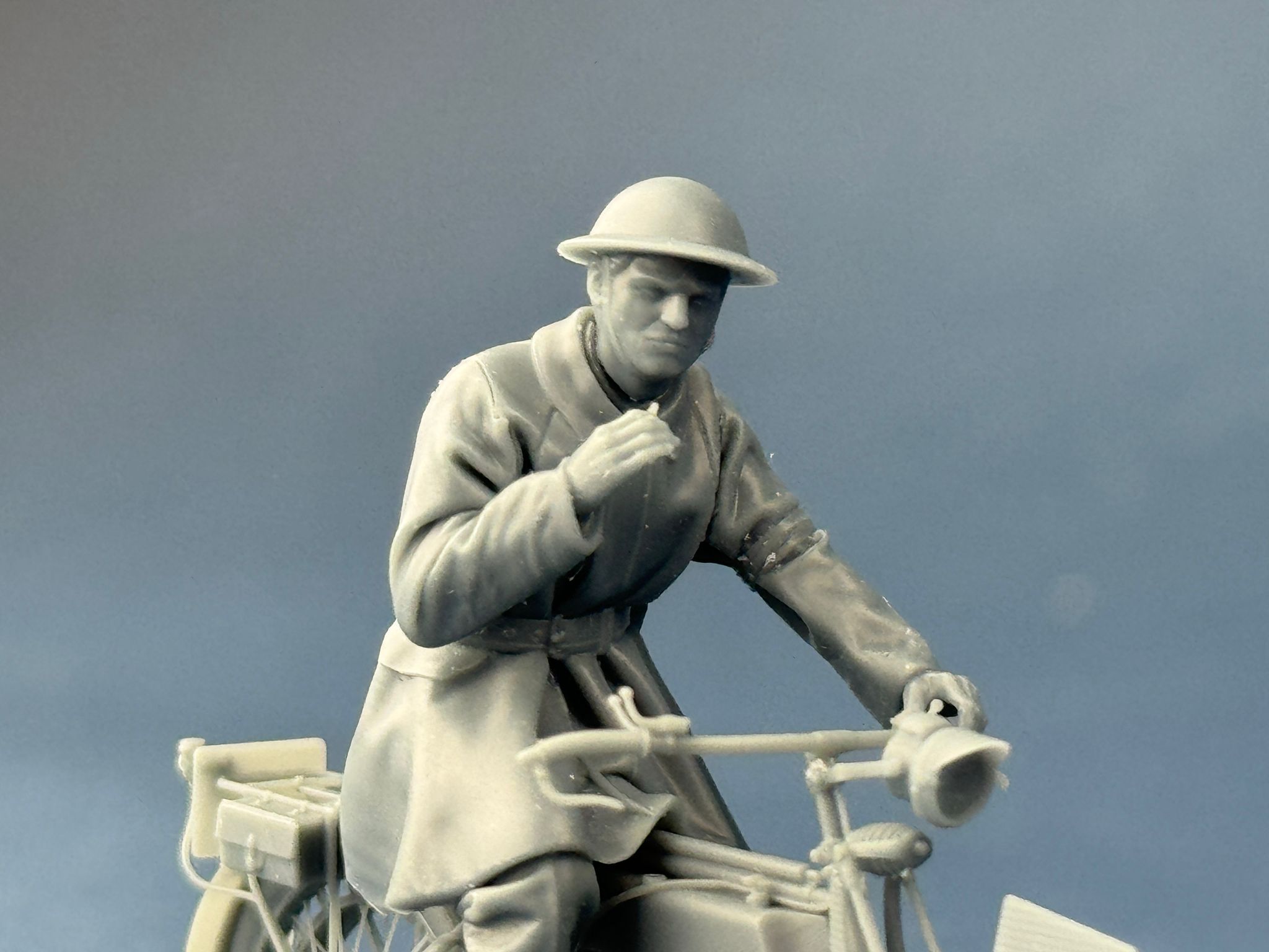 ak-interactive-british-dispatch-rider-on-a-short-break-1-32-kit-figura-da-modell image 4