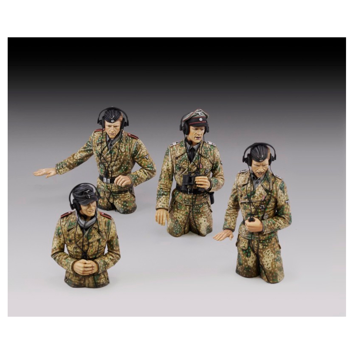 ak-interactive-german-tank-crew-in-pit-dot-wwiii-1-48-scala-stampato-in-3d image 1