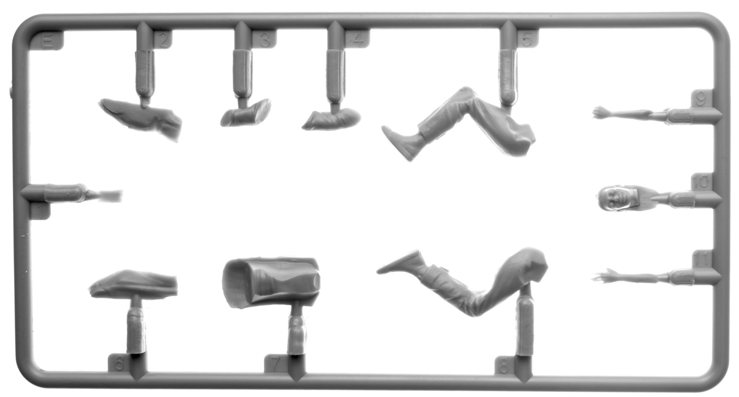 ak-interactive-1-35-modern-cafe-visitors-set-1-figure-in-scala image 5
