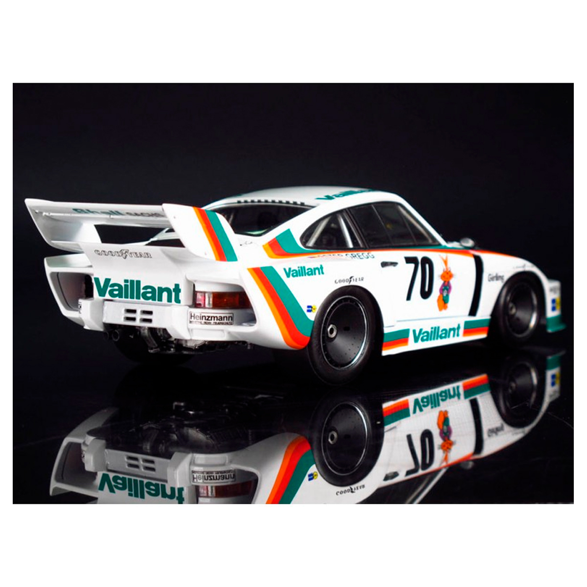 ak-interactive-1-24-porsche-935-k2-77-drm-version-kit-modellismo image 2
