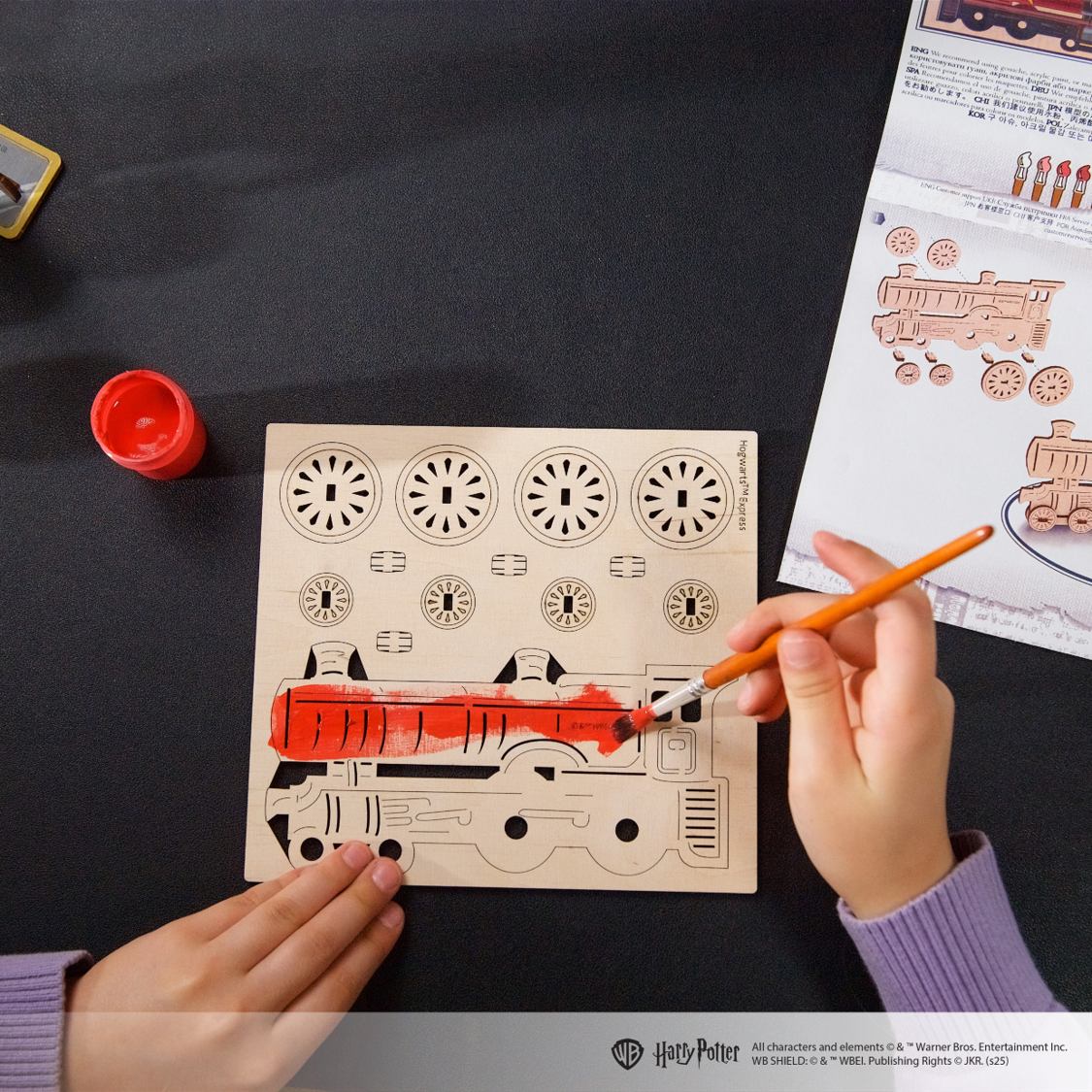 ugears-hogwarts-express-treno-3d-da-colorare-in-legno image 5