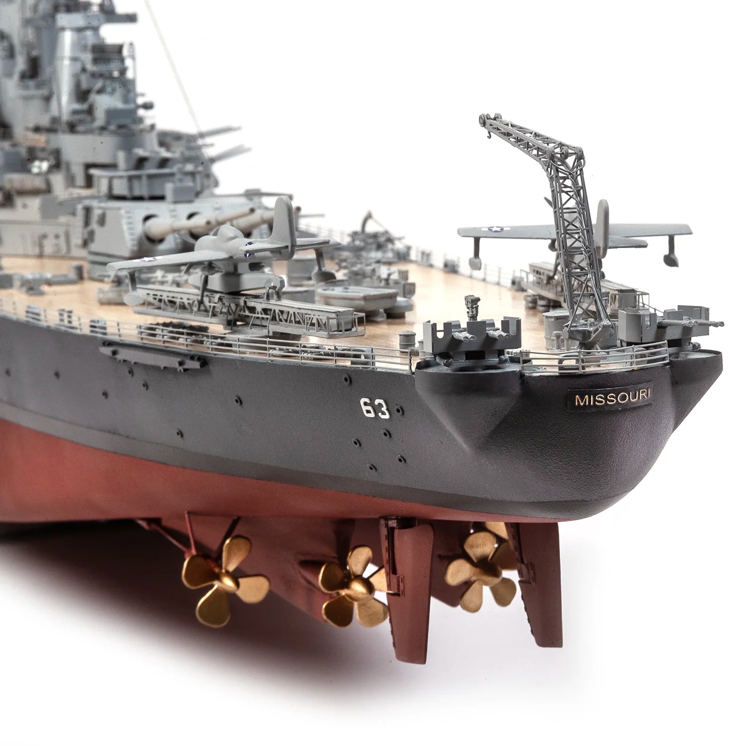 occre-nave-uss-missouri-bb-63-kit-modellismo-legno-e-metallo-1-200 image 7