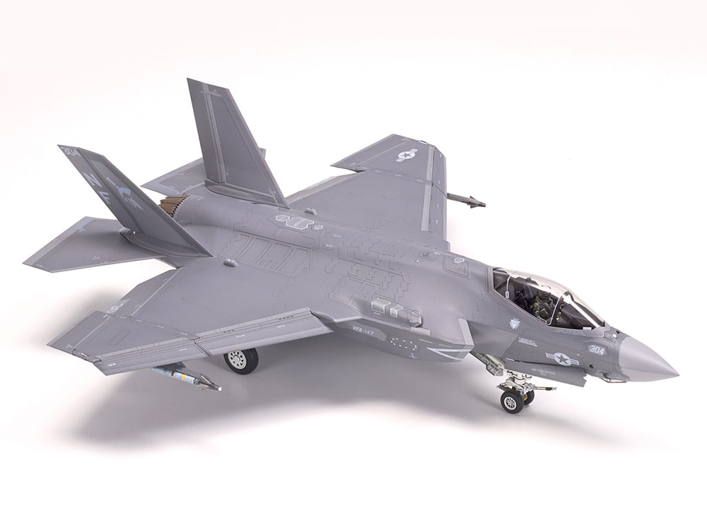 ak-interactive-1-72-lockheed-martin-f-35c-lightning-ii-kit-modellismo-scala-1-72 image 3