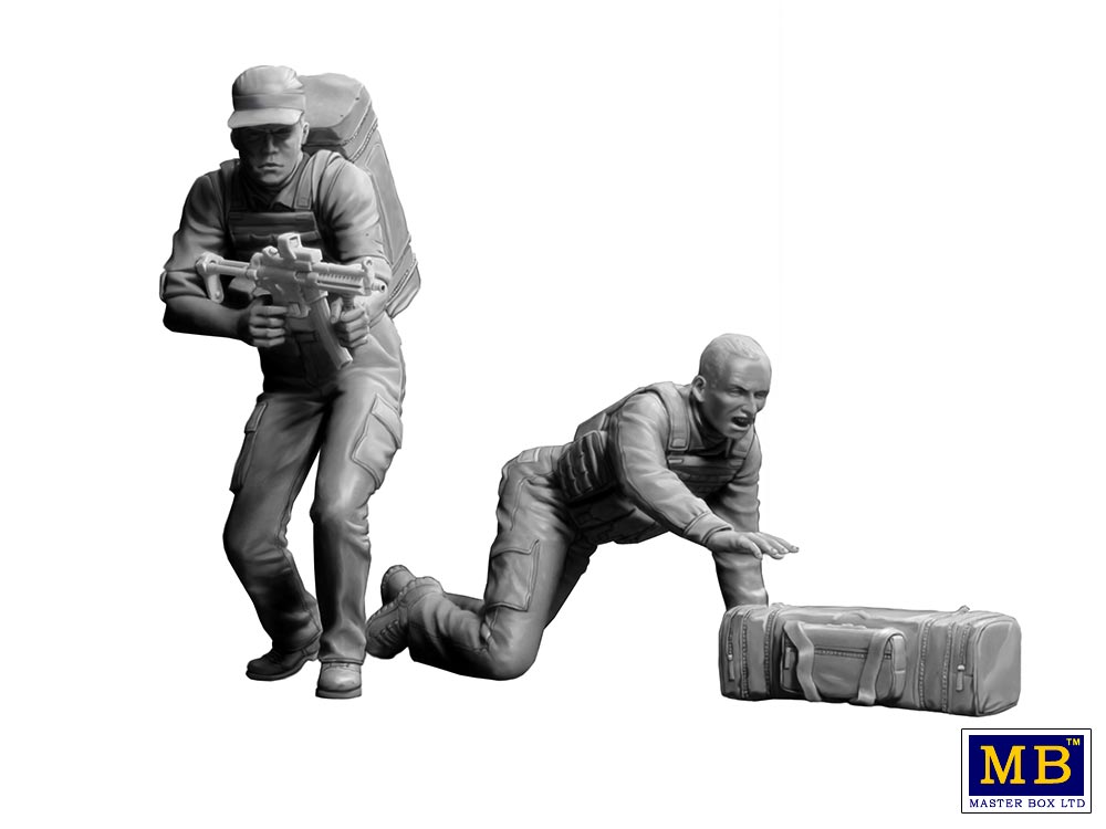 ak-interactive-heist-series-the-johnson-brothers-bobby-e-billy-1-24-set-figure image 4