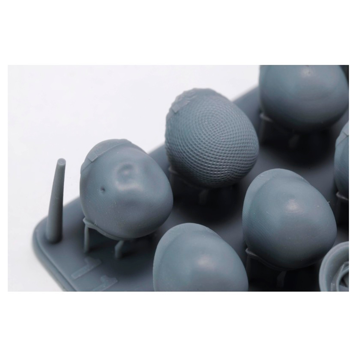 ak-interactive-u-s-helmets-set-wwii-set-di-elmi-in-scala-1-35 image 2