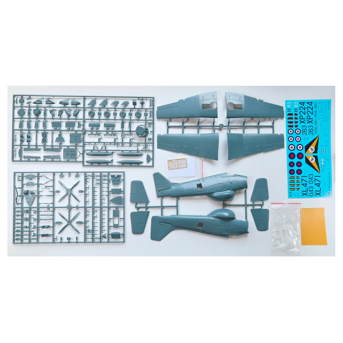 ak-interactive-1-48-gannet-aew-3-kit-modellismo-aereo image 2