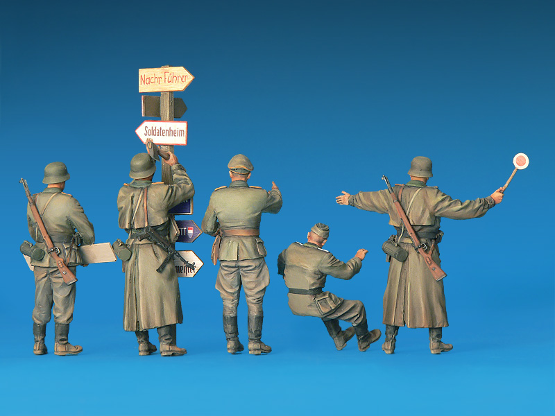ak-interactive-1-35-german-feldgendarmerie-special-edition-figure image 8
