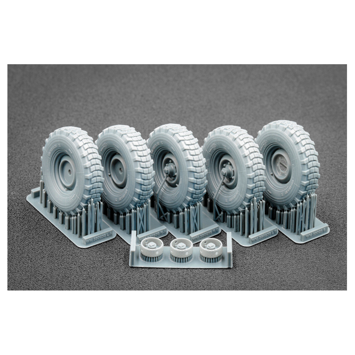 ak-interactive-unimog-404-11-0r20-x-v2-set-ruote-ponderate-1-35 image 2