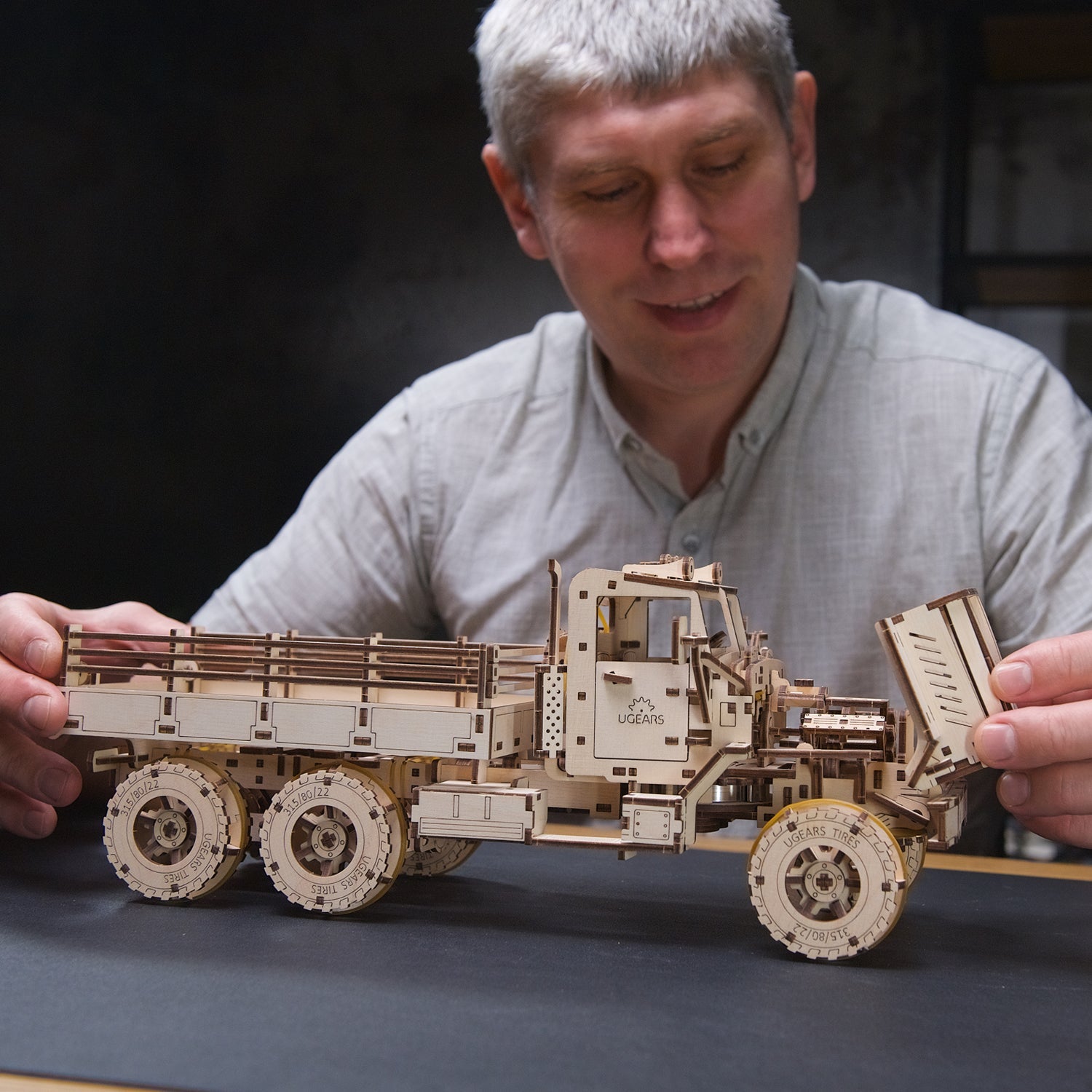 ugears-cargo-truck-camion-6x6-meccanico-in-legno-3d-avanzato image 7