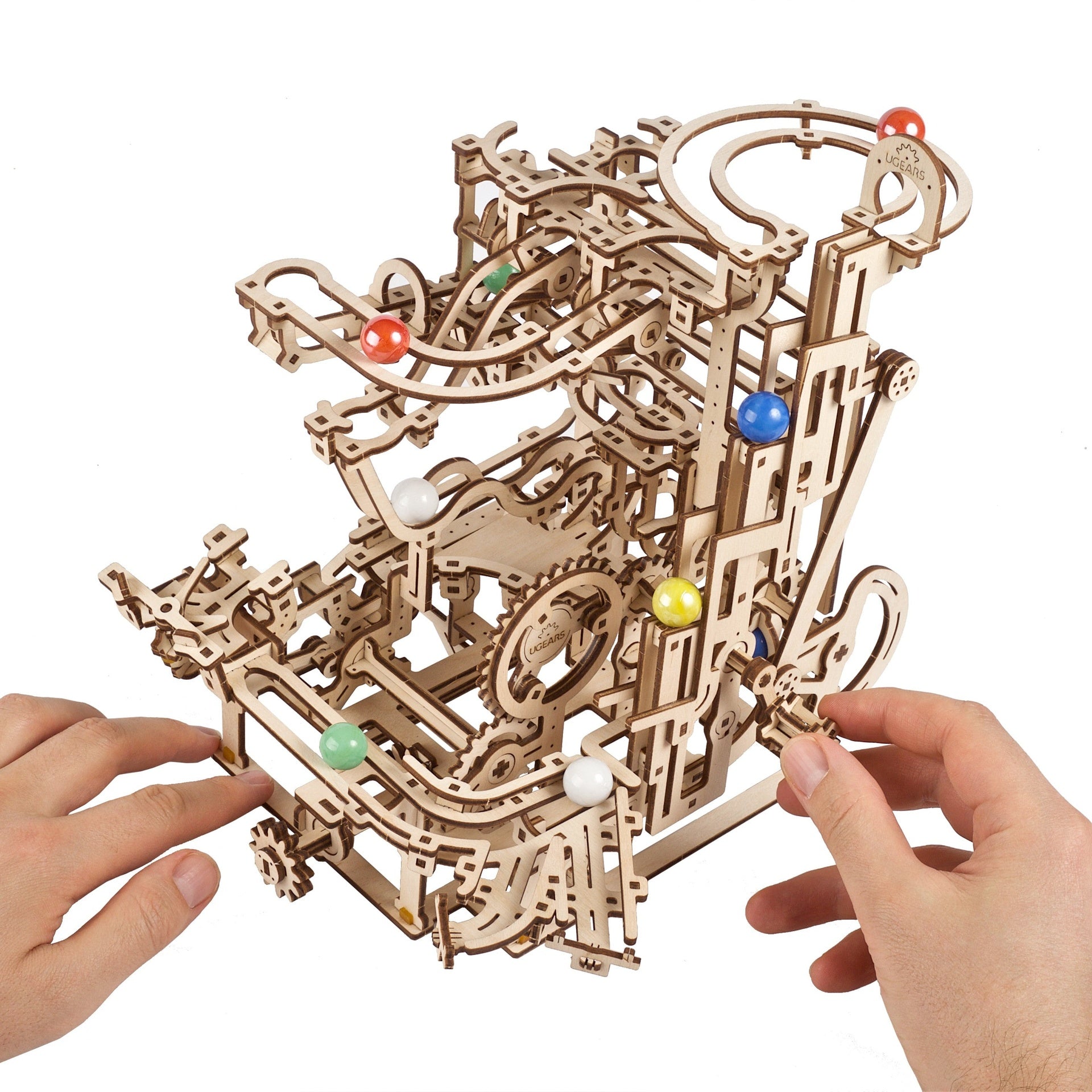 ugears-marble-run-tiered-hoist-percorso-biglie-in-legno-con-montacarichi-a-manov image 4