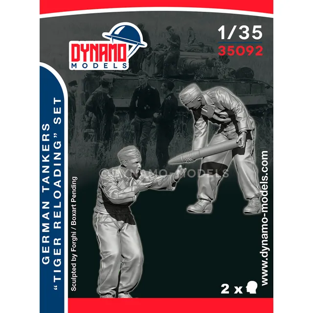 ak-interactive-1-35-german-tankers-reloading-tiger-king-tiger-panther-set-figure image 1