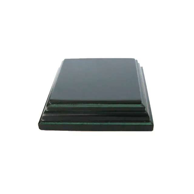 ak-interactive-peana-cuadrada-negra-de-madera-6x6-cm-x-2-cm-alto image 1