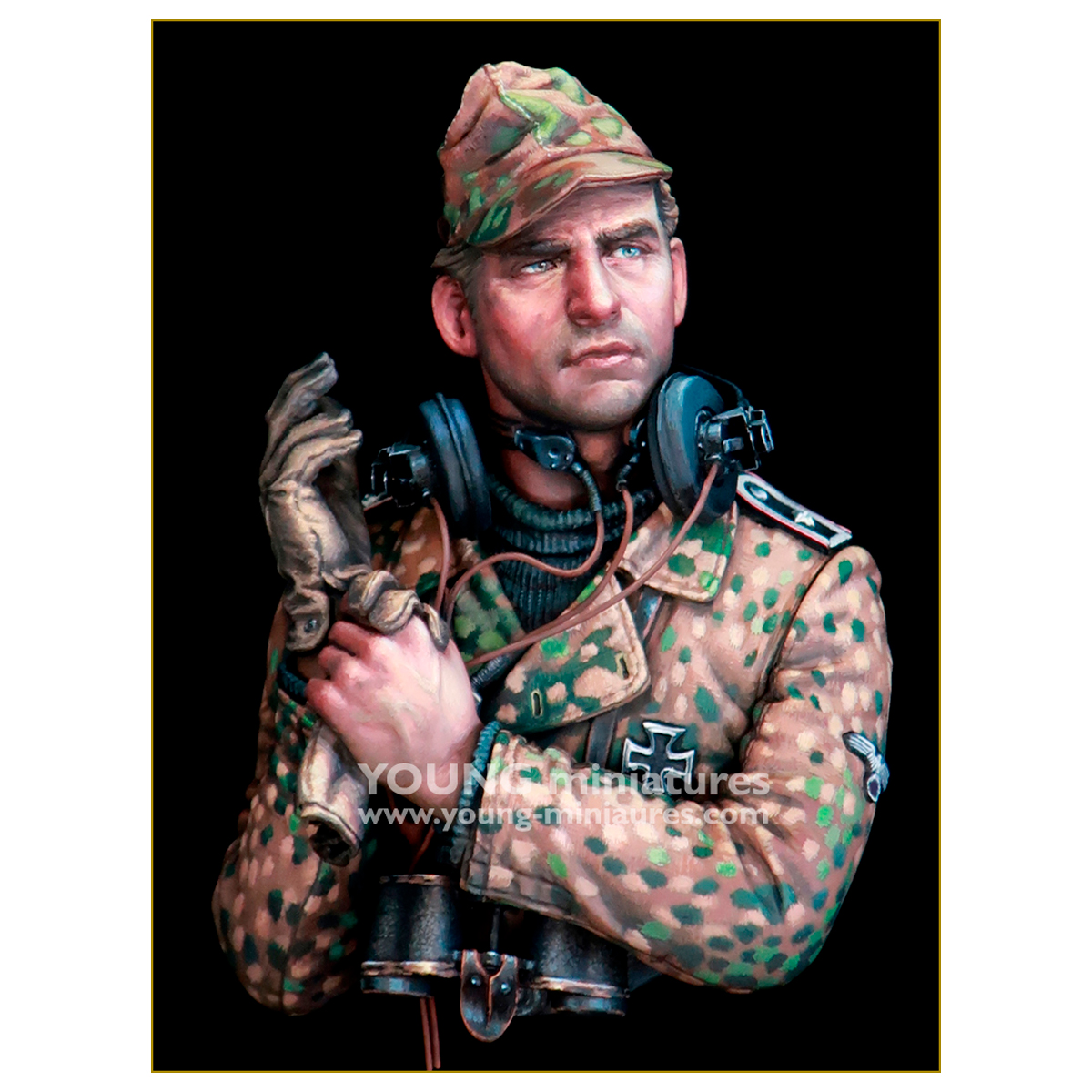 ak-interactive-ss-panzer-officer-wwii-1-10-figura-da-costruire-e-dipingere image 1