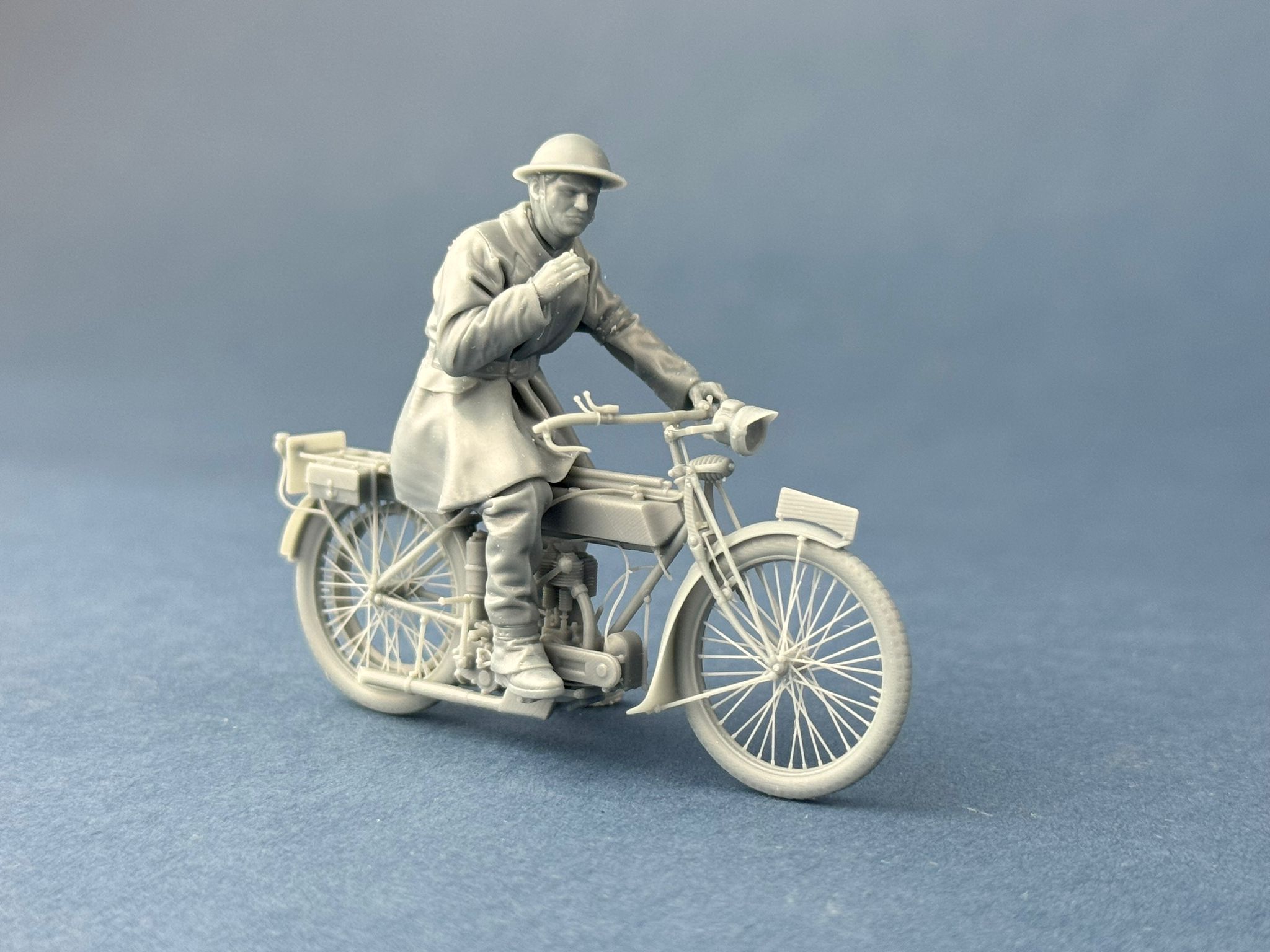 ak-interactive-british-dispatch-rider-on-a-short-break-1-32-kit-figura-da-modell image 2