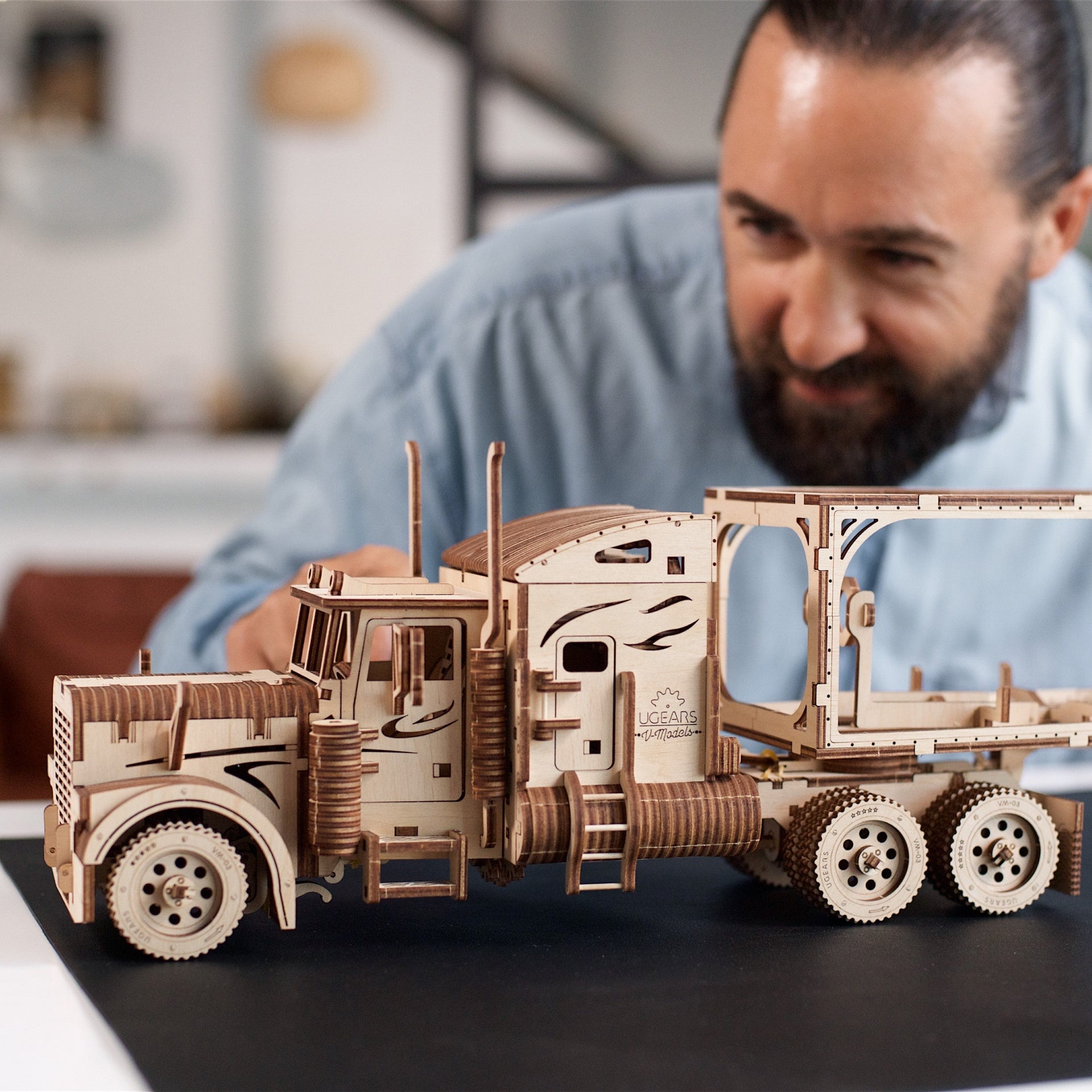 ugears-heavy-boy-truck-trailer-vm-03-rimorchio-meccanico-in-legno-da-costruire image 6
