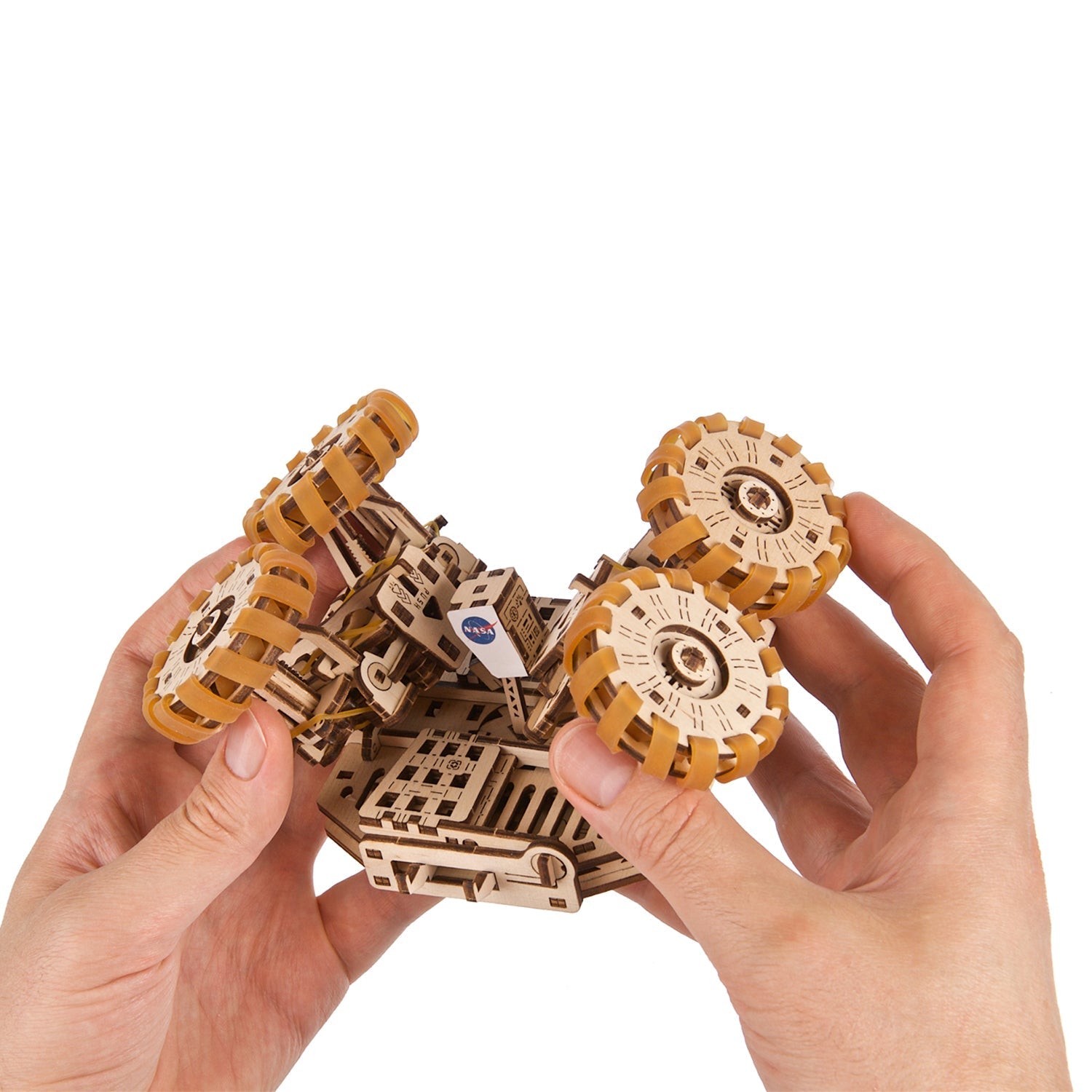 ugears-nasa-lunar-rover-kit-modellismo-legno-3d image 4