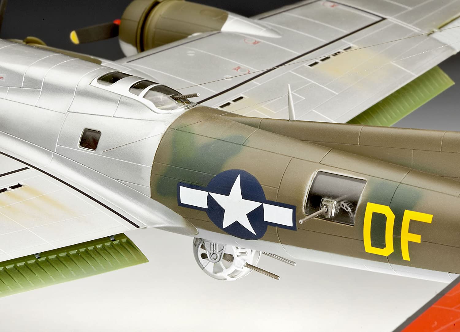 ak-interactive-b-17g-flying-fortress-1-72-kit-bombardiere-da-costruire image 4