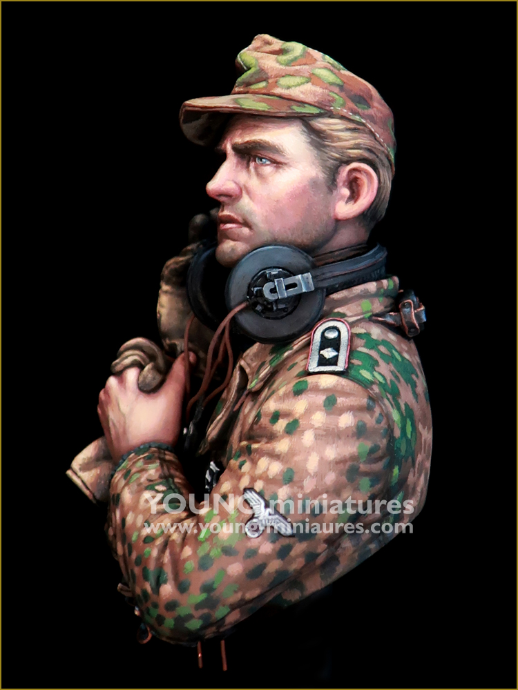 ak-interactive-ss-panzer-officer-wwii-figura-1-10 image 5