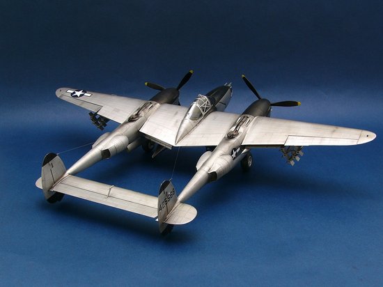 ak-interactive-lockheed-p-38-l-5-lo-lightning-1-32-kit-modello-aeronautico image 5