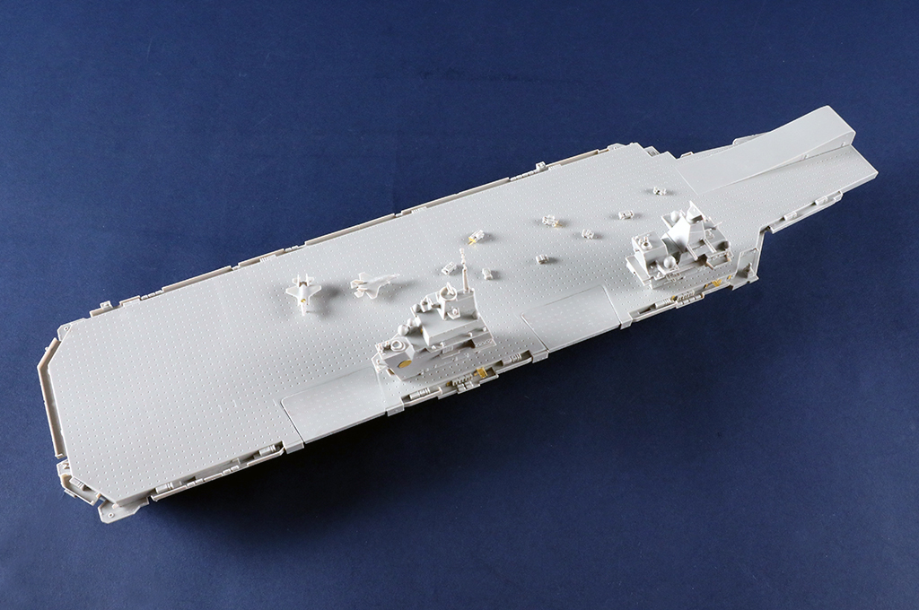 ak-interactive-1-700-queen-elizabeth-aircraft-carrier-kit-di-modellismo-nave-por image 6