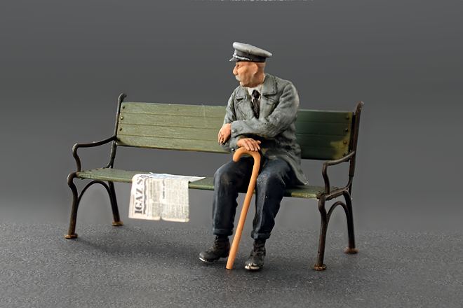 ak-interactive-1-35-german-sitting-civilians-30s-40s-set-figure-sedute-in-scala- image 3