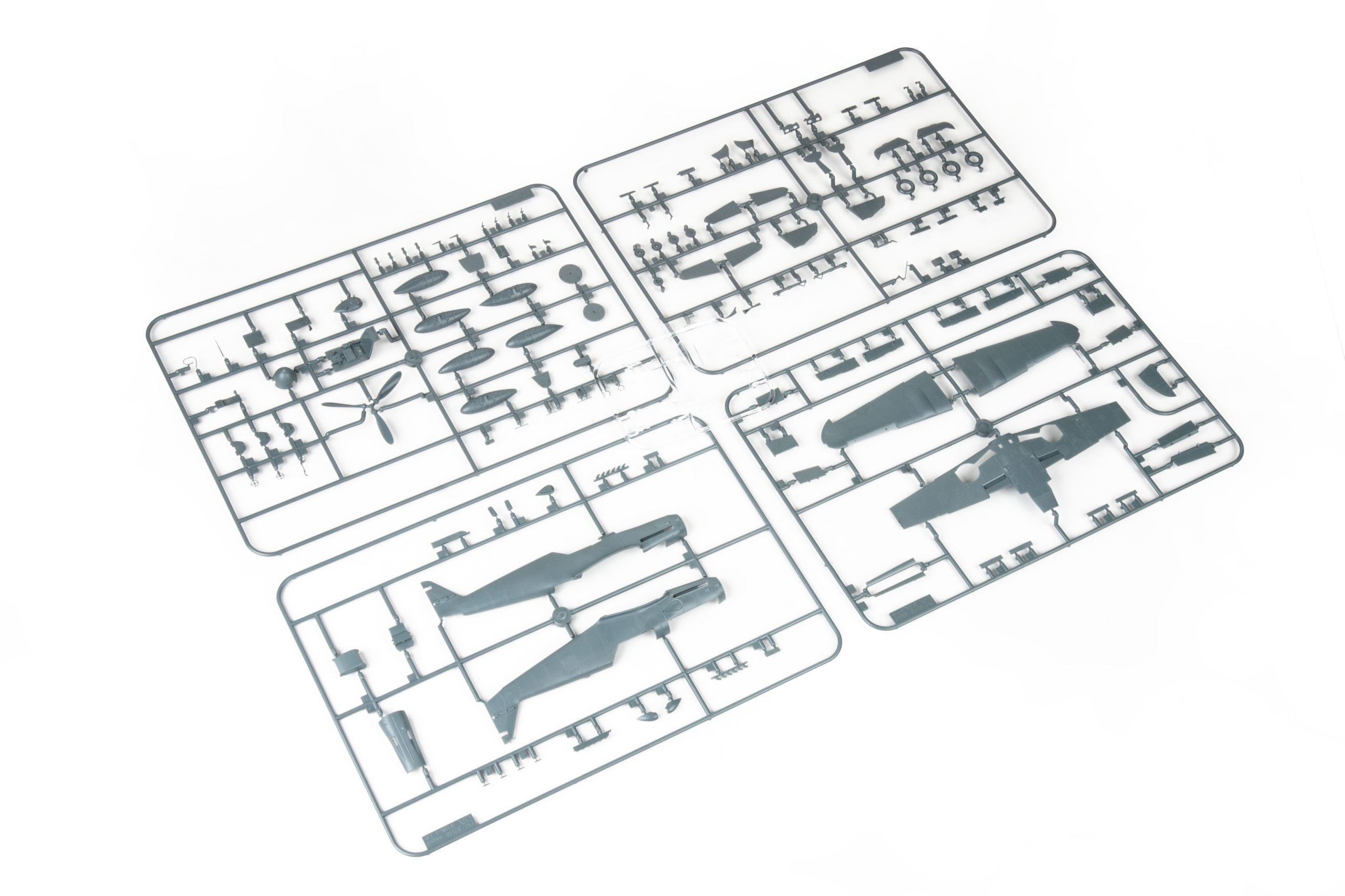 ak-interactive-bf-109k-4-1-48-kit-caccia-tedesco-da-costruire image 4