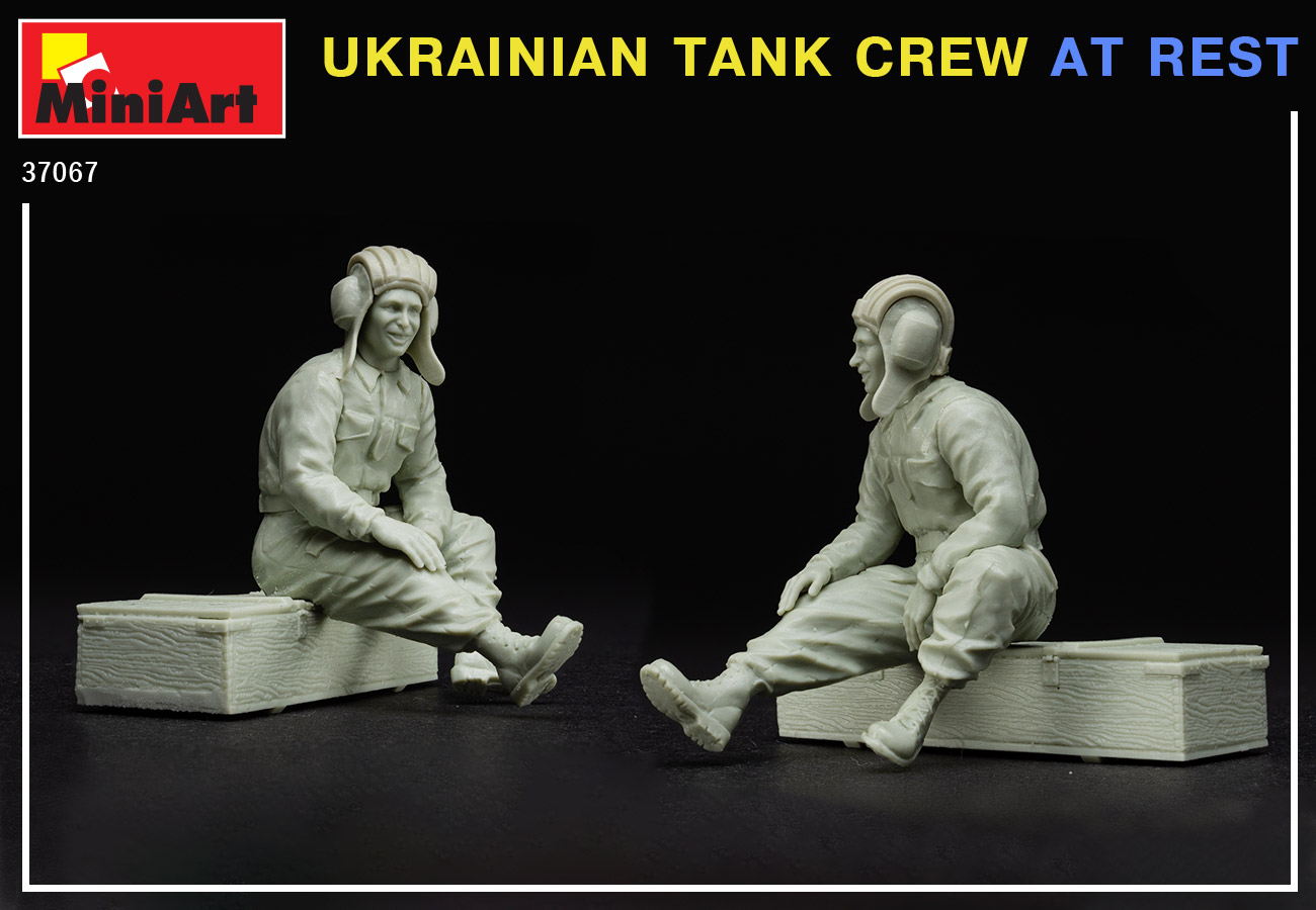 ak-interactive-1-35-ukrainian-tank-crew-at-rest-set-figure-in-scala-1-35 image 5