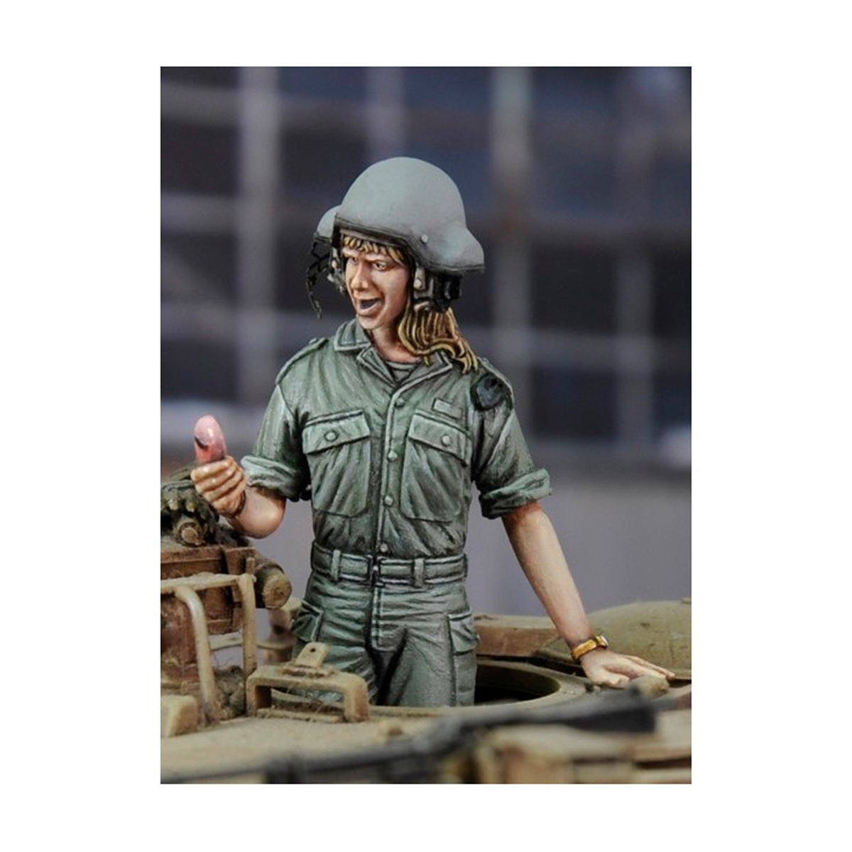 ak-interactive-israeli-woman-tanker-call-from-my-boyfriend-figura-1-35 image 1