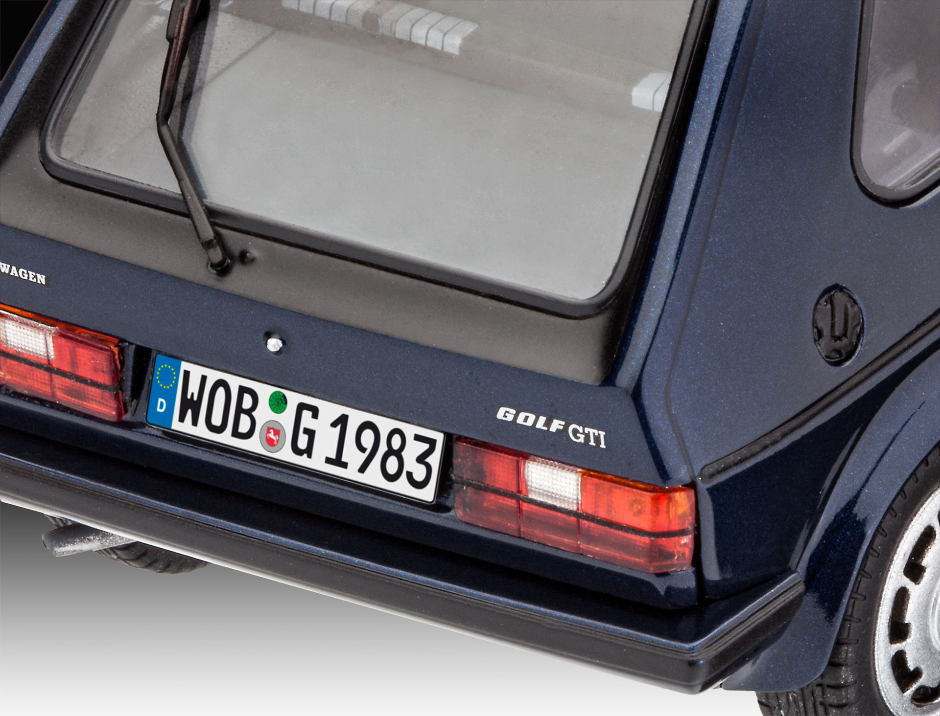 ak-interactive-35-years-vw-golf-gti-pirelli-scala-1-24 image 4
