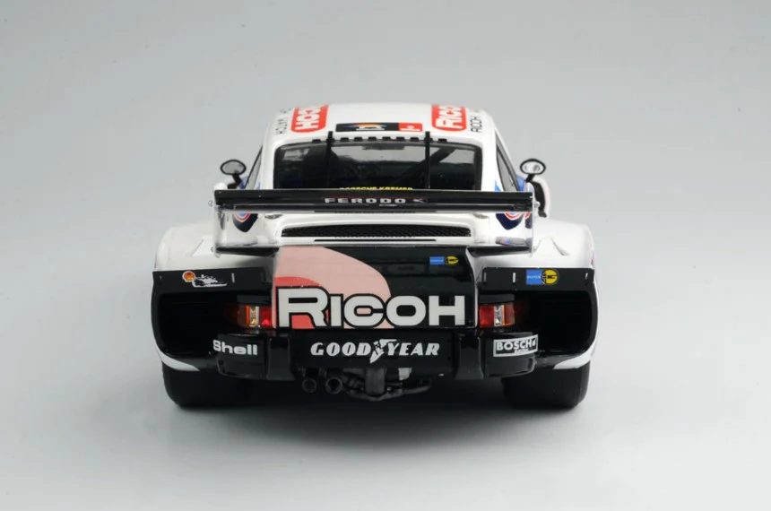 ak-interactive-porsche-935-k2-1978-le-mans-24-hours-in-scala-1-24 image 6