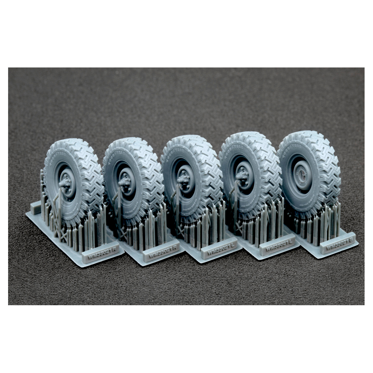 ak-interactive-l-rover-88-7-5-big-ordinary-wheel-set-1-35-2 image 2