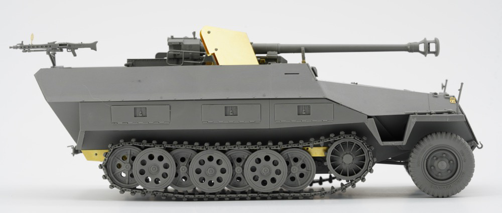 ak-interactive-1-35-sd-kfz-251-22-w-7-5cm-pak-40-pakwagen-kit-modellismo image 4